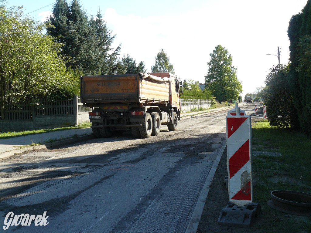 Tarnowskie Góry. Drogowcy na ul. Górniczej [FOTO]