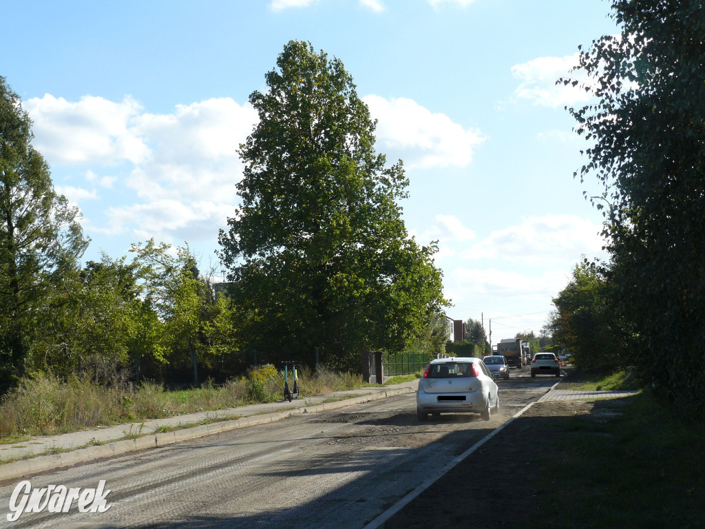 Tarnowskie Góry. Drogowcy na ul. Górniczej [FOTO]