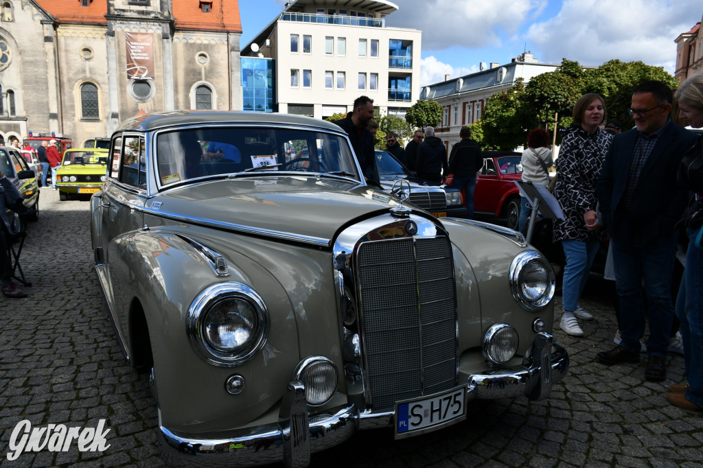 Tarnowskie Góry. Zlot zabytkowych pojazdów [FOTO]