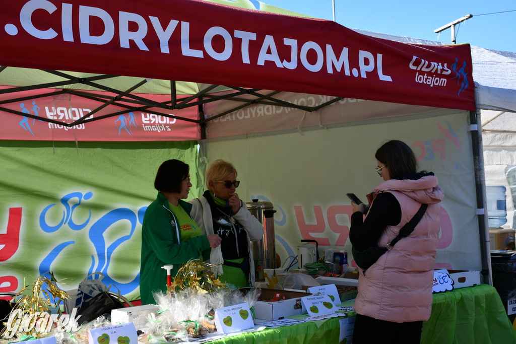 Radzionków. Sztafetowy maraton i zbiórka dla powodzian