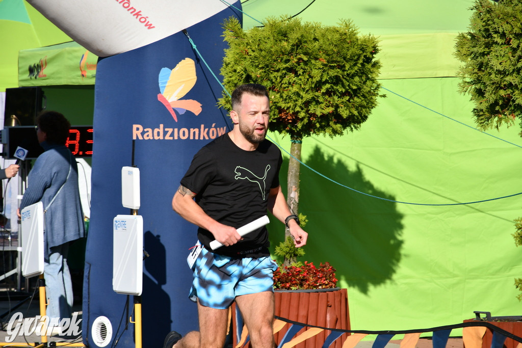 Radzionków. Sztafetowy maraton i zbiórka dla powodzian