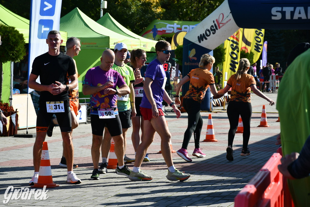 Radzionków. Sztafetowy maraton i zbiórka dla powodzian