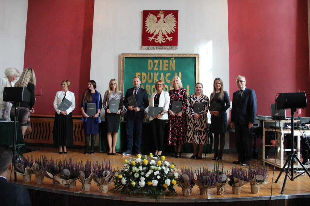 Radzionków. Nagrody dla nauczycieli i uczniów [FOTO]