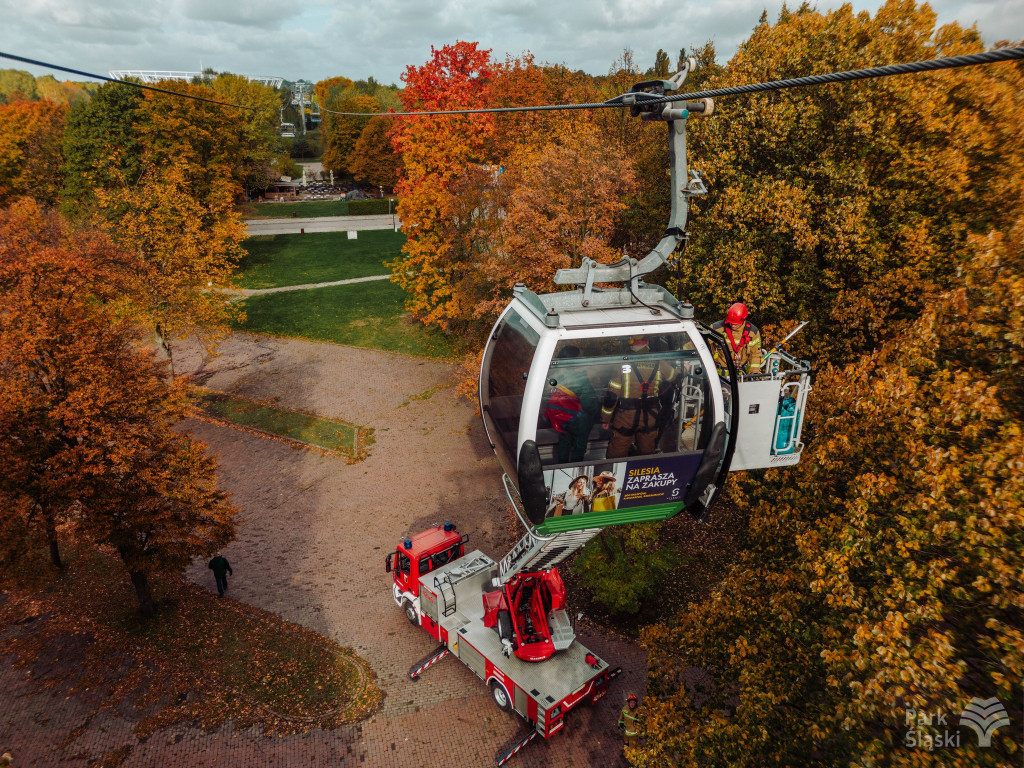 Chorzów, Radzionków. Na ratunek pasażerom Elki [FOTO]