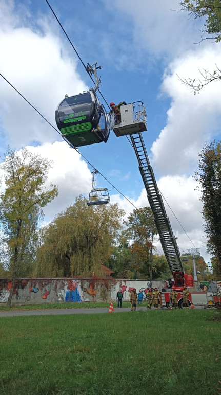 Chorzów, Radzionków. Na ratunek pasażerom Elki [FOTO]