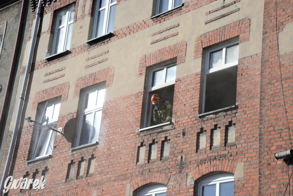 Tarnowskie Góry. Pożar przy ul. Powstańców Śląskich