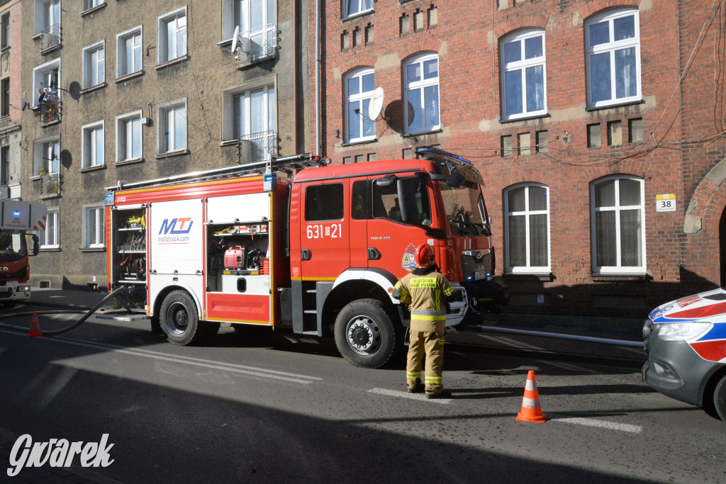 Tarnowskie Góry. Pożar przy ul. Powstańców Śląskich