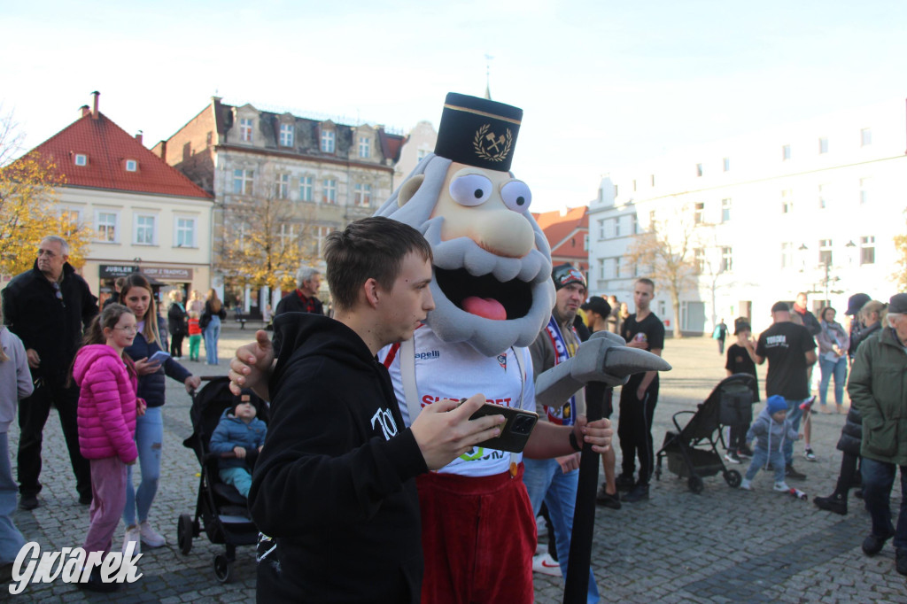 Tarnowskie Góry. Piłkarze Górnika Zabrze na rynku [FOTO]