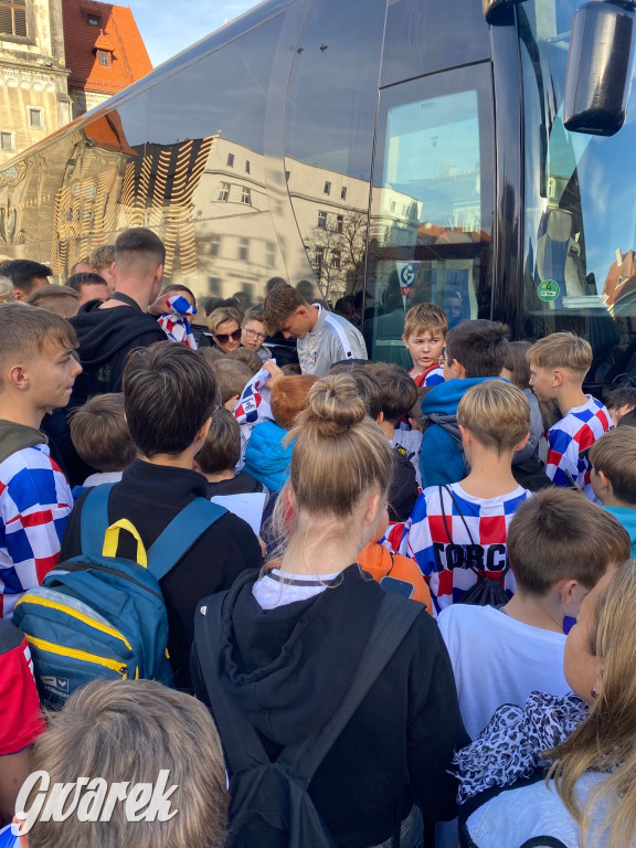 Tarnowskie Góry. Piłkarze Górnika Zabrze na rynku [FOTO]