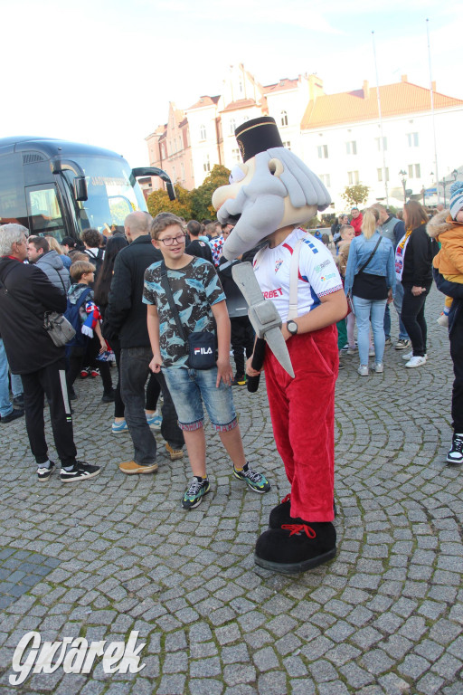 Tarnowskie Góry. Piłkarze Górnika Zabrze na rynku [FOTO]