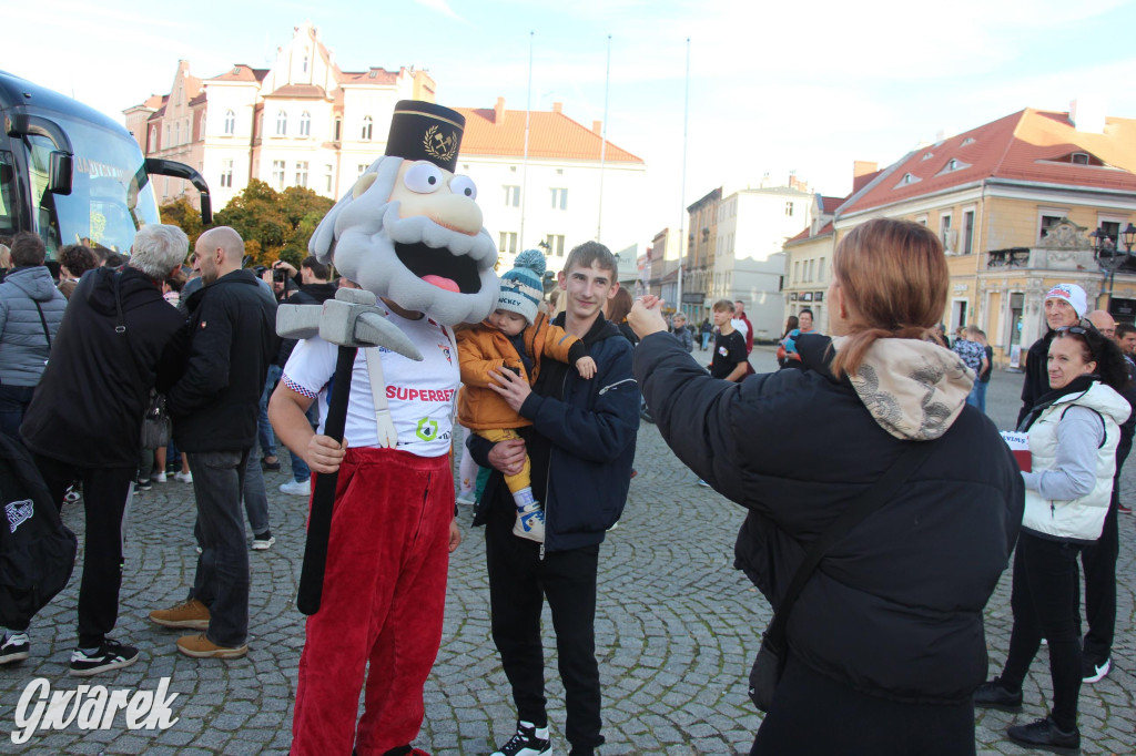 Tarnowskie Góry. Piłkarze Górnika Zabrze na rynku [FOTO]