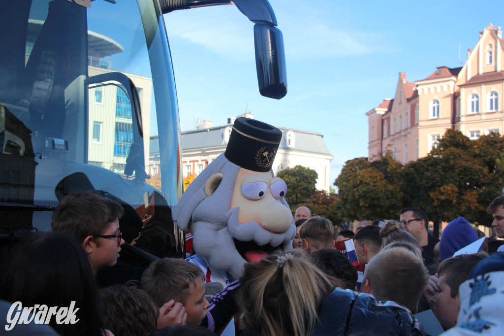 Tarnowskie Góry. Piłkarze Górnika Zabrze na rynku [FOTO]