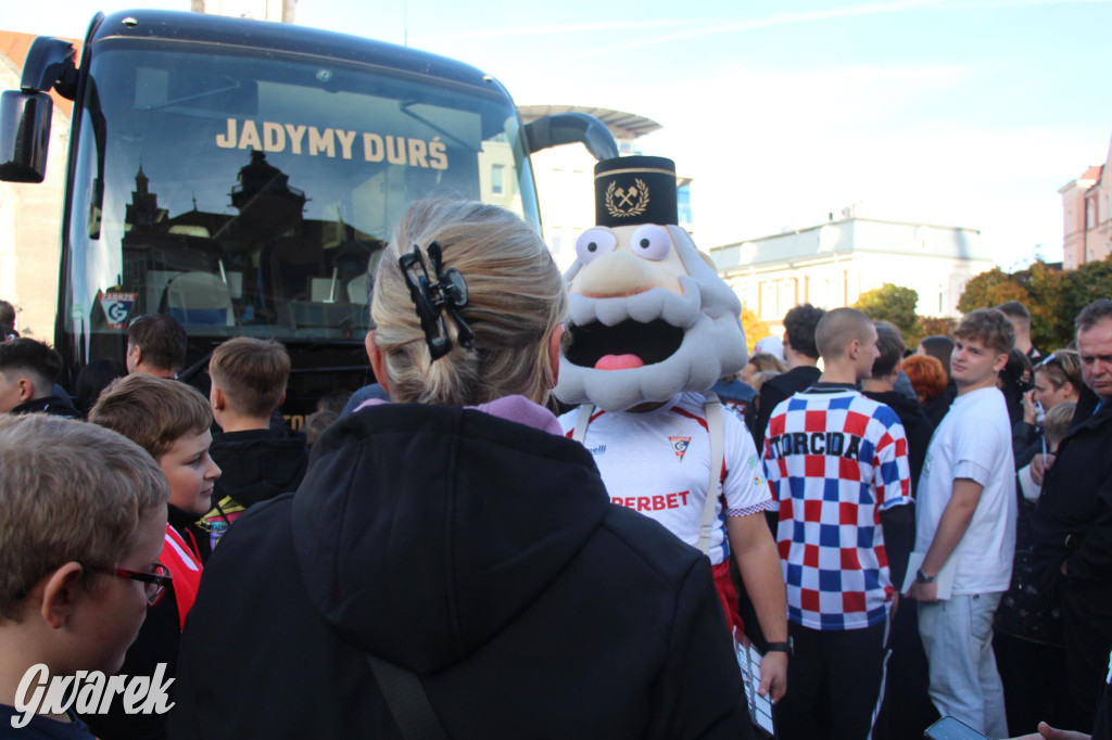 Tarnowskie Góry. Piłkarze Górnika Zabrze na rynku [FOTO]