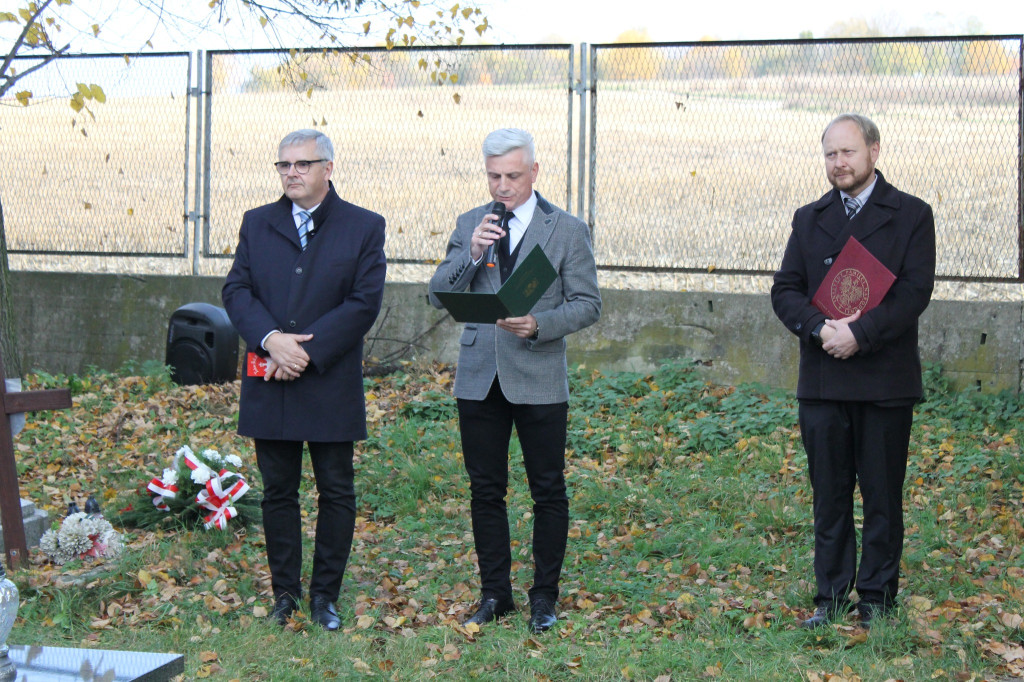 Uroczystość na cmentarzu w Nakle Śląskim [ZDJĘCIA]