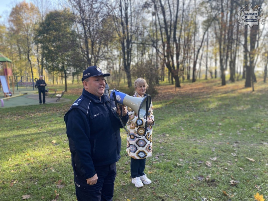 Tarnowskie Góry.  Akcja policji konnej w parku [FOTO]