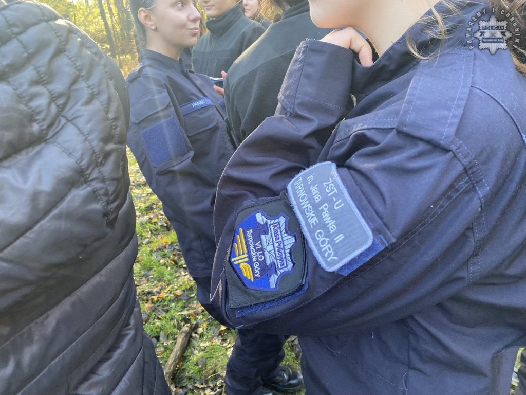 Tarnowskie Góry.  Akcja policji konnej w parku [FOTO]