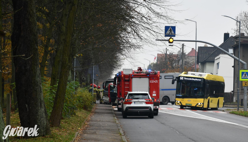 Tarnowskie Góry. Zderzenie z wozem służby więziennej [FOTO]