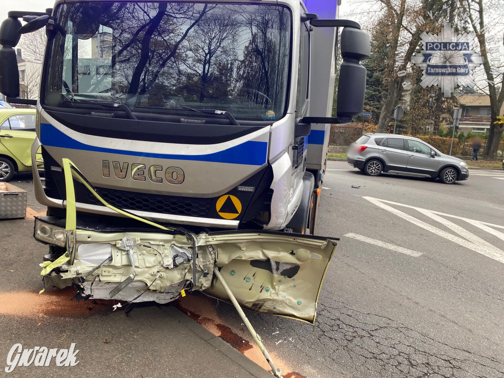 Tarnowskie Góry. Zderzenie z wozem służby więziennej [FOTO]