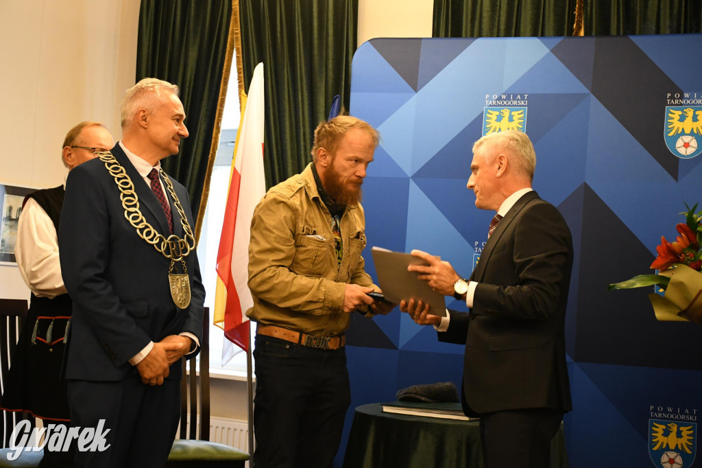 Miedarzanie i Eryk Lubos odebrali nagrody powiatu