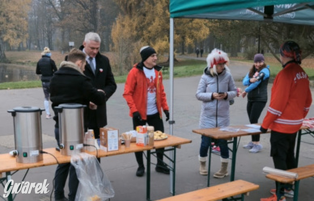 Świerklaniec. Pobiegli, poszli, świętowali w narodowych barwach