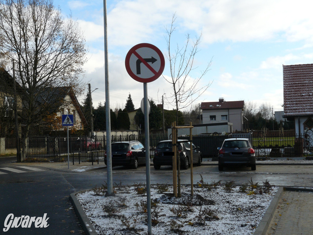 Tarnowskie Góry. Czy ktoś pomyślał, kiedy ustawiał te znaki?