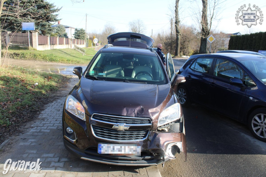 Wjechał w toyotę, policja apeluje o ostrożność