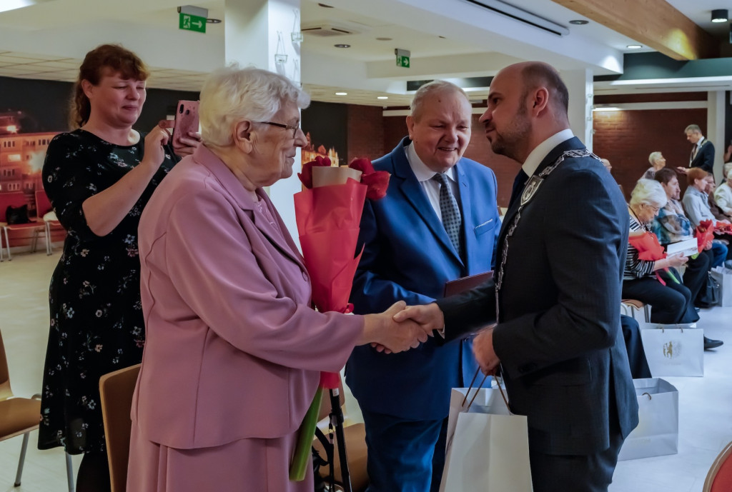 Jubileusze małżeńskie. Razem przez 60 i 65 lat [FOTO]