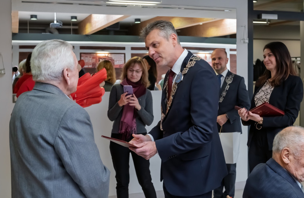 Jubileusze małżeńskie. Razem przez 60 i 65 lat [FOTO]