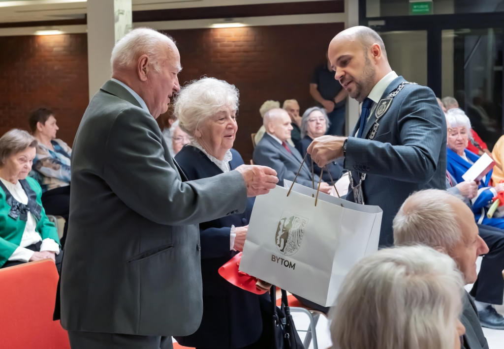 Jubileusze małżeńskie. Razem przez 60 i 65 lat [FOTO]