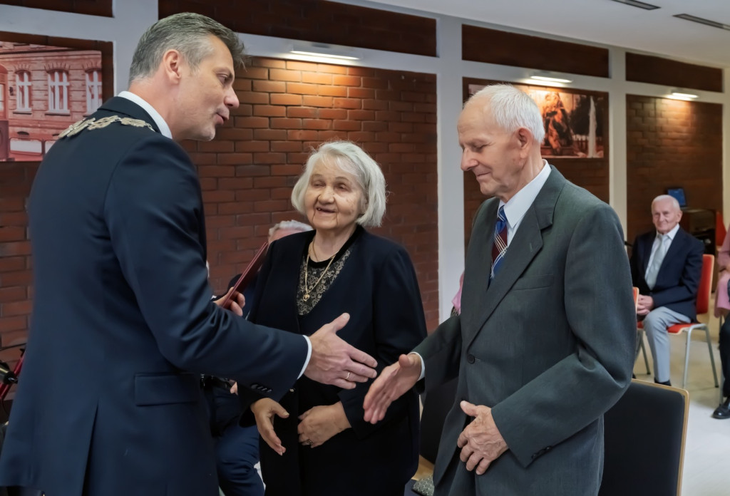 Jubileusze małżeńskie. Razem przez 60 i 65 lat [FOTO]