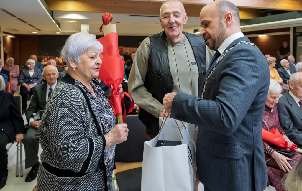 Jubileusze małżeńskie. Razem przez 60 i 65 lat [FOTO]