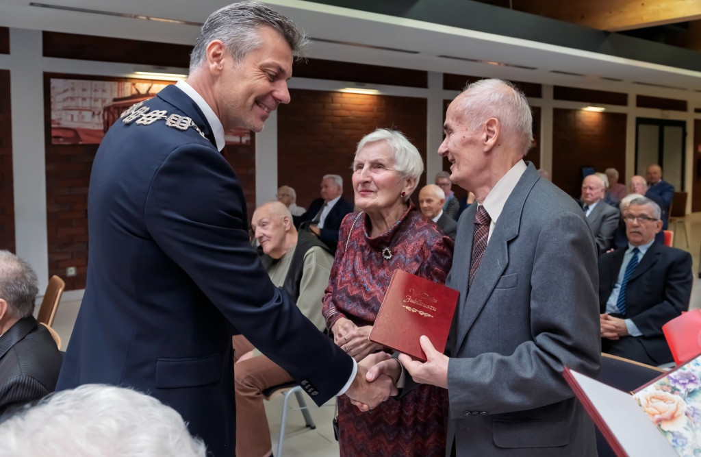 Jubileusze małżeńskie. Razem przez 60 i 65 lat [FOTO]