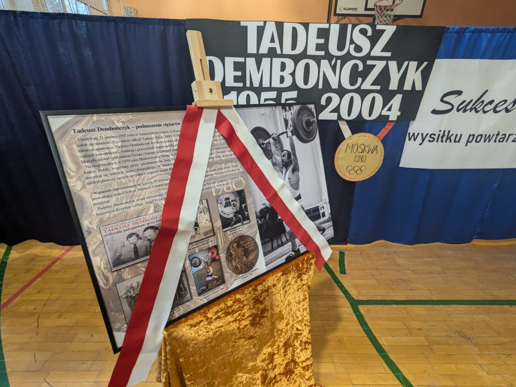 Tablica ku pamięci Tadeusza Dembończyka