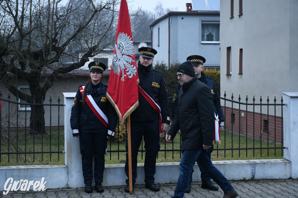 Odsłonięto rzeźbę gwarka. Stanęła w Lasowicach