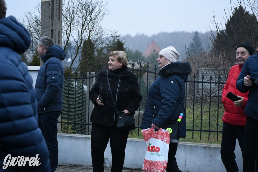 Odsłonięto rzeźbę gwarka. Stanęła w Lasowicach