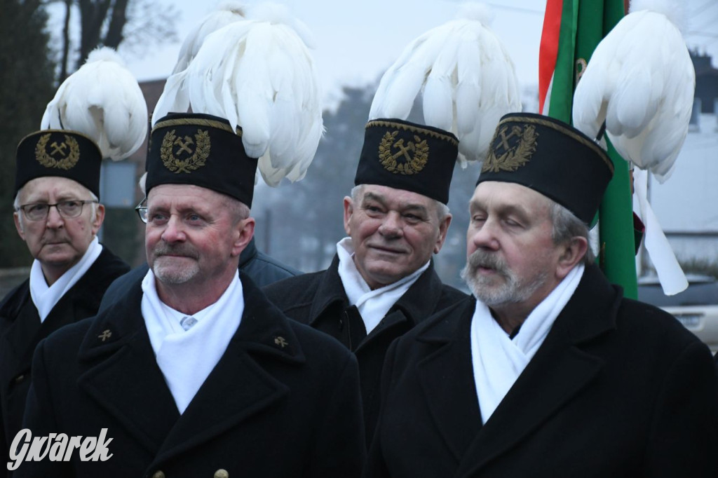 Odsłonięto rzeźbę gwarka. Stanęła w Lasowicach