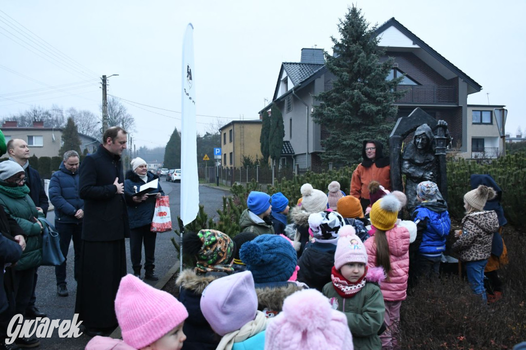 Odsłonięto rzeźbę gwarka. Stanęła w Lasowicach