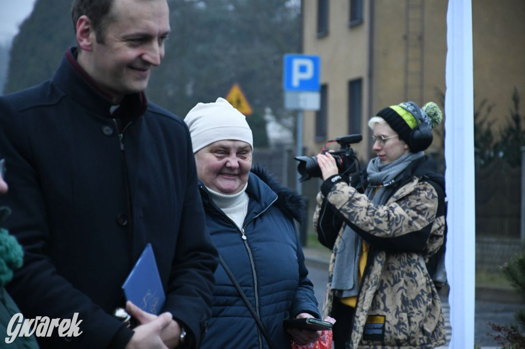 Odsłonięto rzeźbę gwarka. Stanęła w Lasowicach