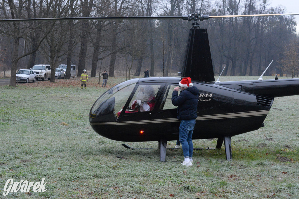 Mikołaj przyleciał do Nakła Śląskiego helikopterem [FOTO]