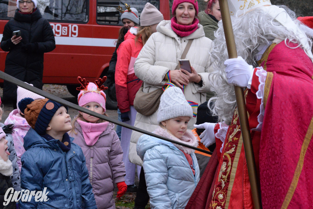 Mikołaj przyleciał do Nakła Śląskiego helikopterem [FOTO]