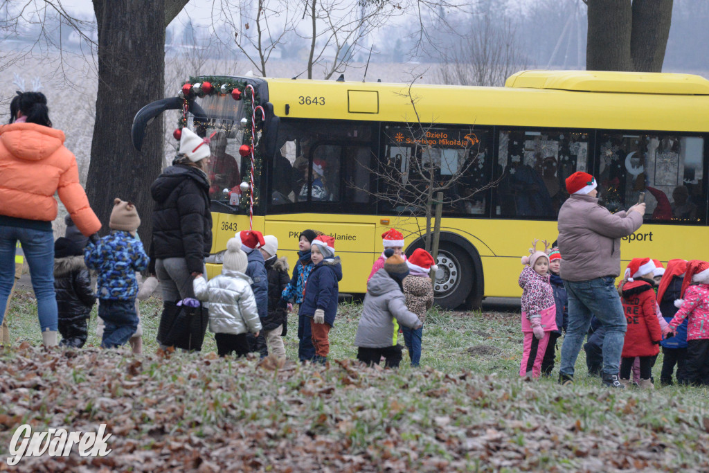 Mikołaj przyleciał do Nakła Śląskiego helikopterem [FOTO]