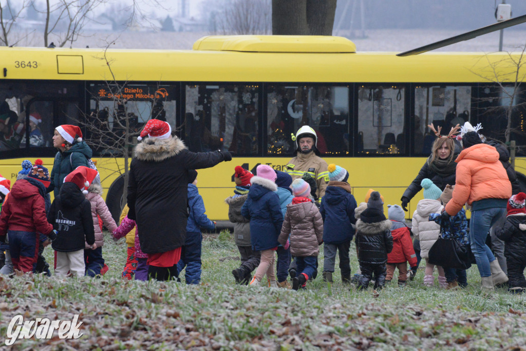 Mikołaj przyleciał do Nakła Śląskiego helikopterem [FOTO]