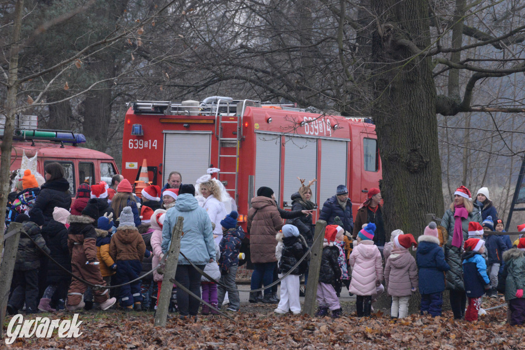 Mikołaj przyleciał do Nakła Śląskiego helikopterem [FOTO]