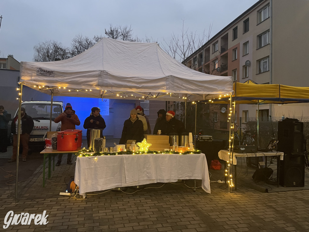 Strzybnica. Mieszkańcy stroili choinkę [ZDJĘCIA]