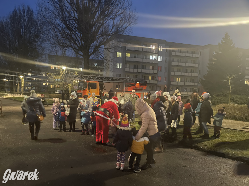 Strzybnica. Mieszkańcy stroili choinkę [ZDJĘCIA]