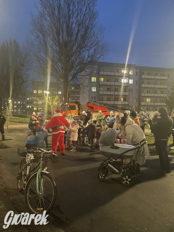 Strzybnica. Mieszkańcy stroili choinkę [ZDJĘCIA]