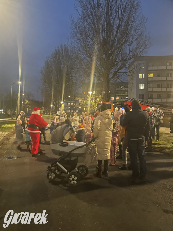 Strzybnica. Mieszkańcy stroili choinkę [ZDJĘCIA]