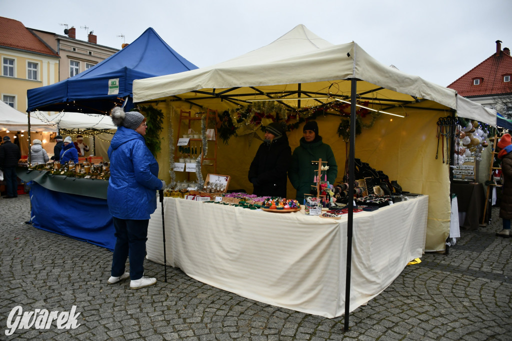 Tarnowskie Góry, rynek. Świąteczny jarmark [FOTO]