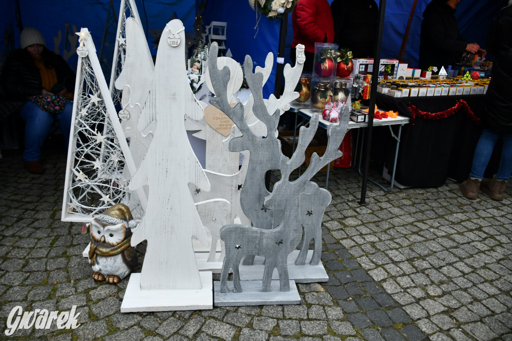 Tarnowskie Góry, rynek. Świąteczny jarmark [FOTO]