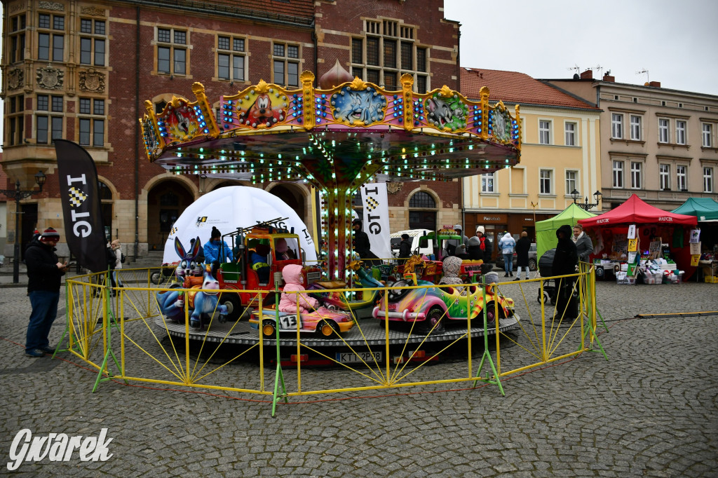 Tarnowskie Góry, rynek. Świąteczny jarmark [FOTO]